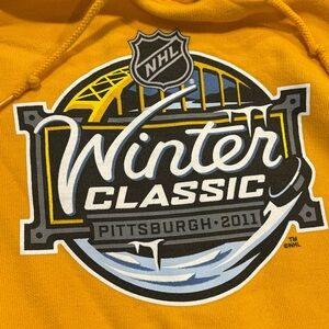 RARE 2011 NHL Winter Classic Hoodie